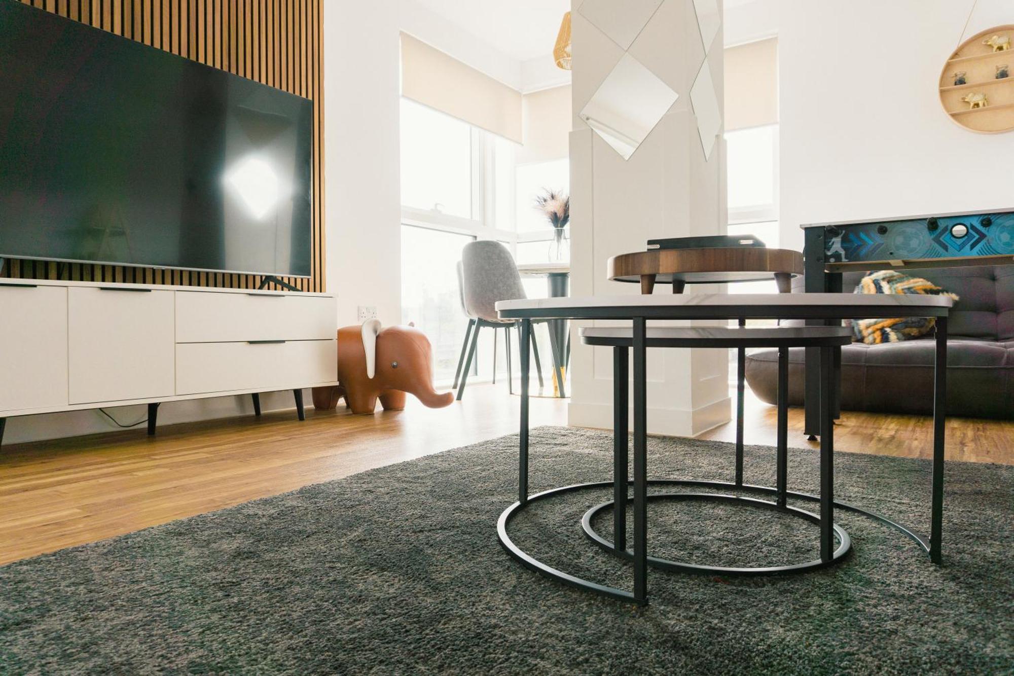 Manchester'S Luxurious 2-Bed Haven With Balcony - Canal Views & Proximity To Manchester United Buitenkant foto