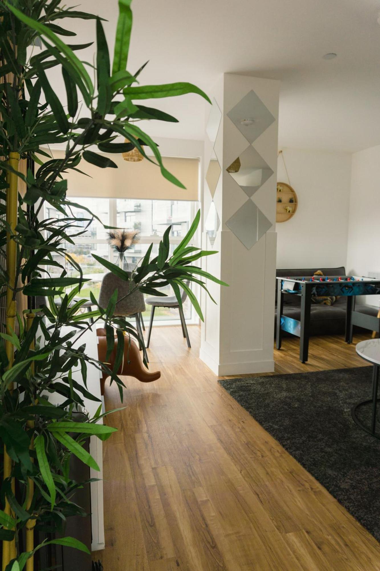 Manchester'S Luxurious 2-Bed Haven With Balcony - Canal Views & Proximity To Manchester United Buitenkant foto