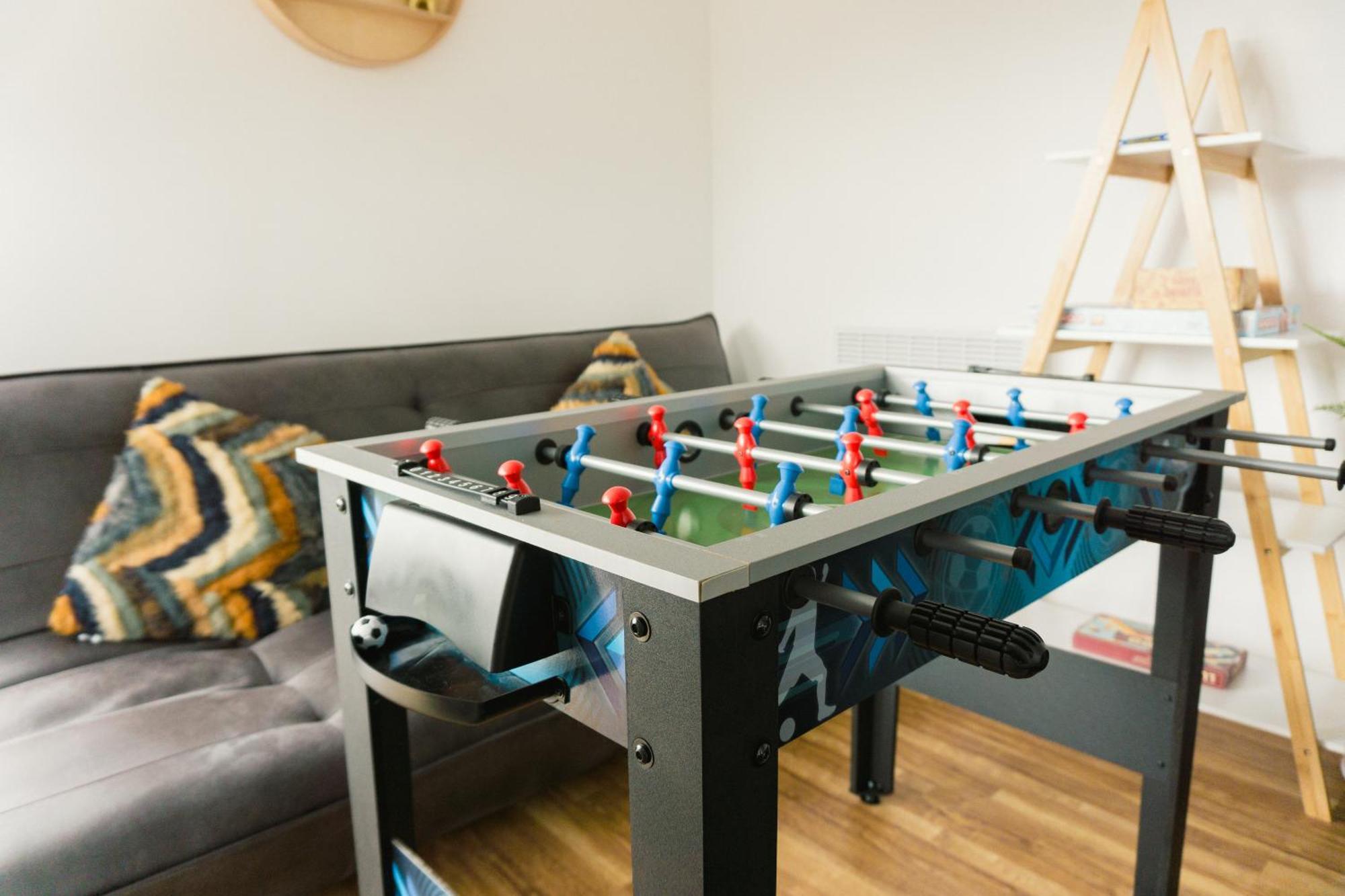 Manchester'S Luxurious 2-Bed Haven With Balcony - Canal Views & Proximity To Manchester United Buitenkant foto